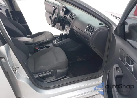 2013 Volkswagen Jetta 2.0L S z USA, uszkodzony, nr VIN 3VW2K7AJ9DM271903